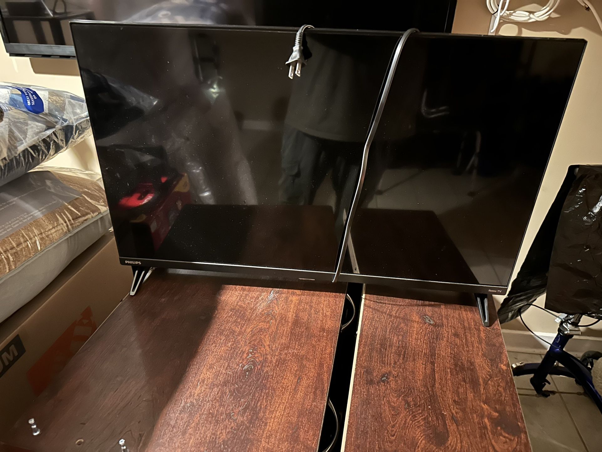 32’ Flat Screen TV