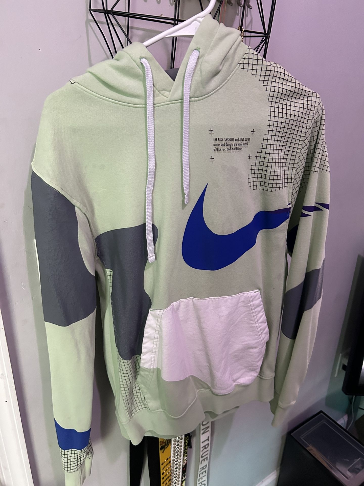 Men’s Nike Hoodie( Small)