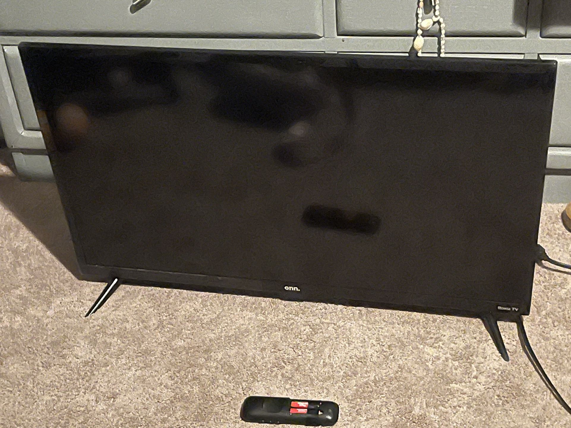 Onn Roku TV 32in