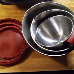 Mixing Bowls 