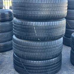 SET OF TIRE 285 45 22 MICHELIN 85% LIFE