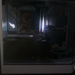 HYTE Y60 PC Case