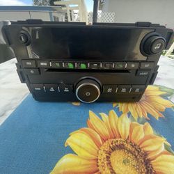 2011 Chevy Silverado Stock Radio 