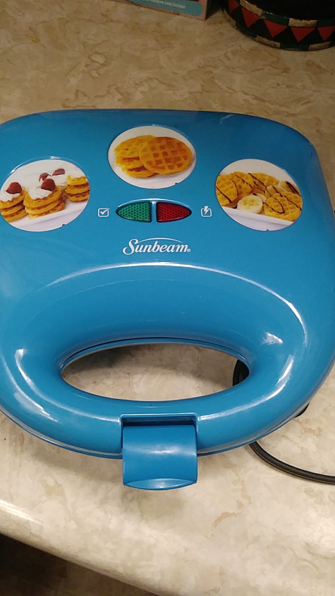 Sunbeam mini waffle maker.