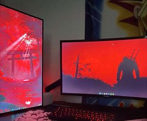Dual Monitor Setup with Keyboard