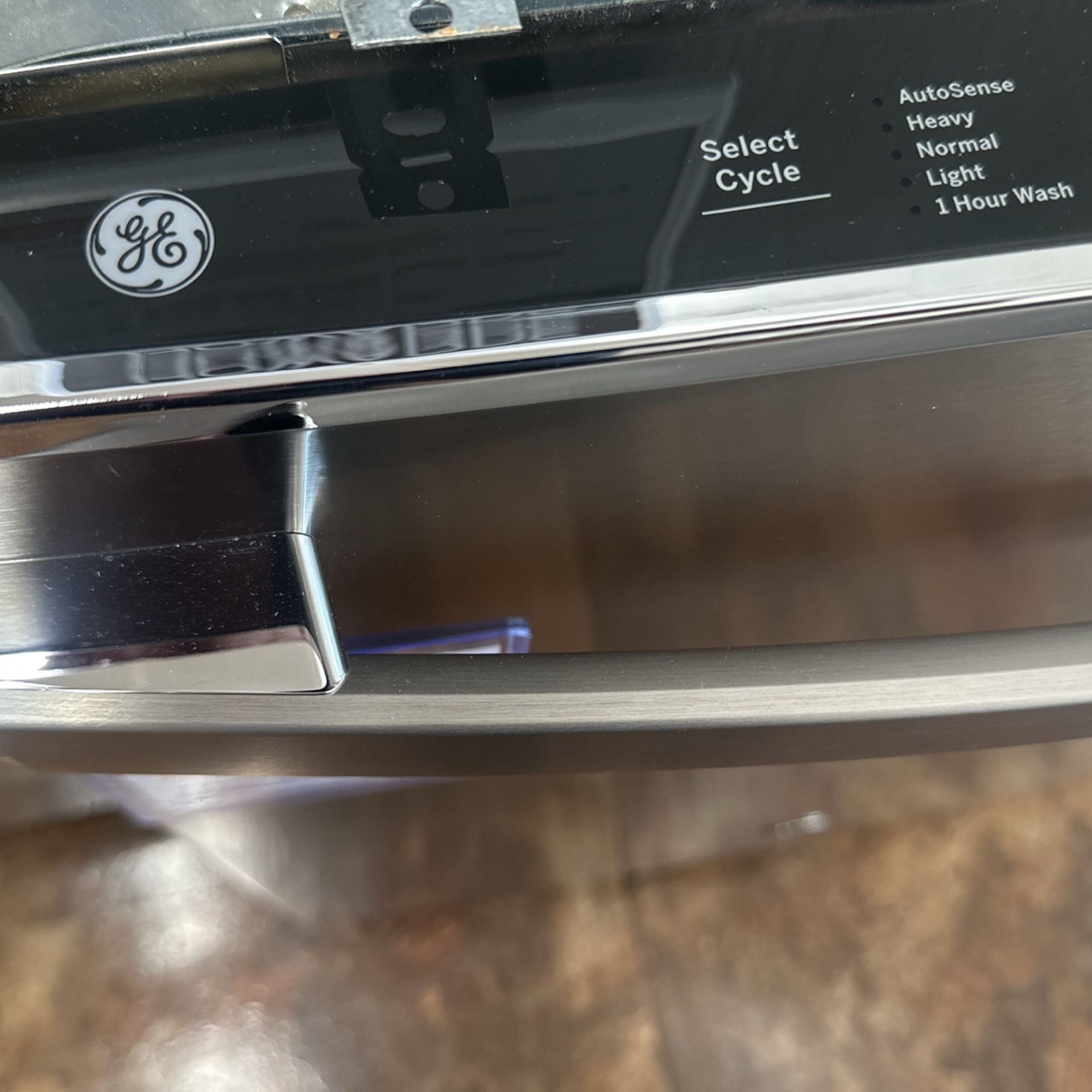 GE DISHWASHER - Display Model - CANOGA PARK LOCATION