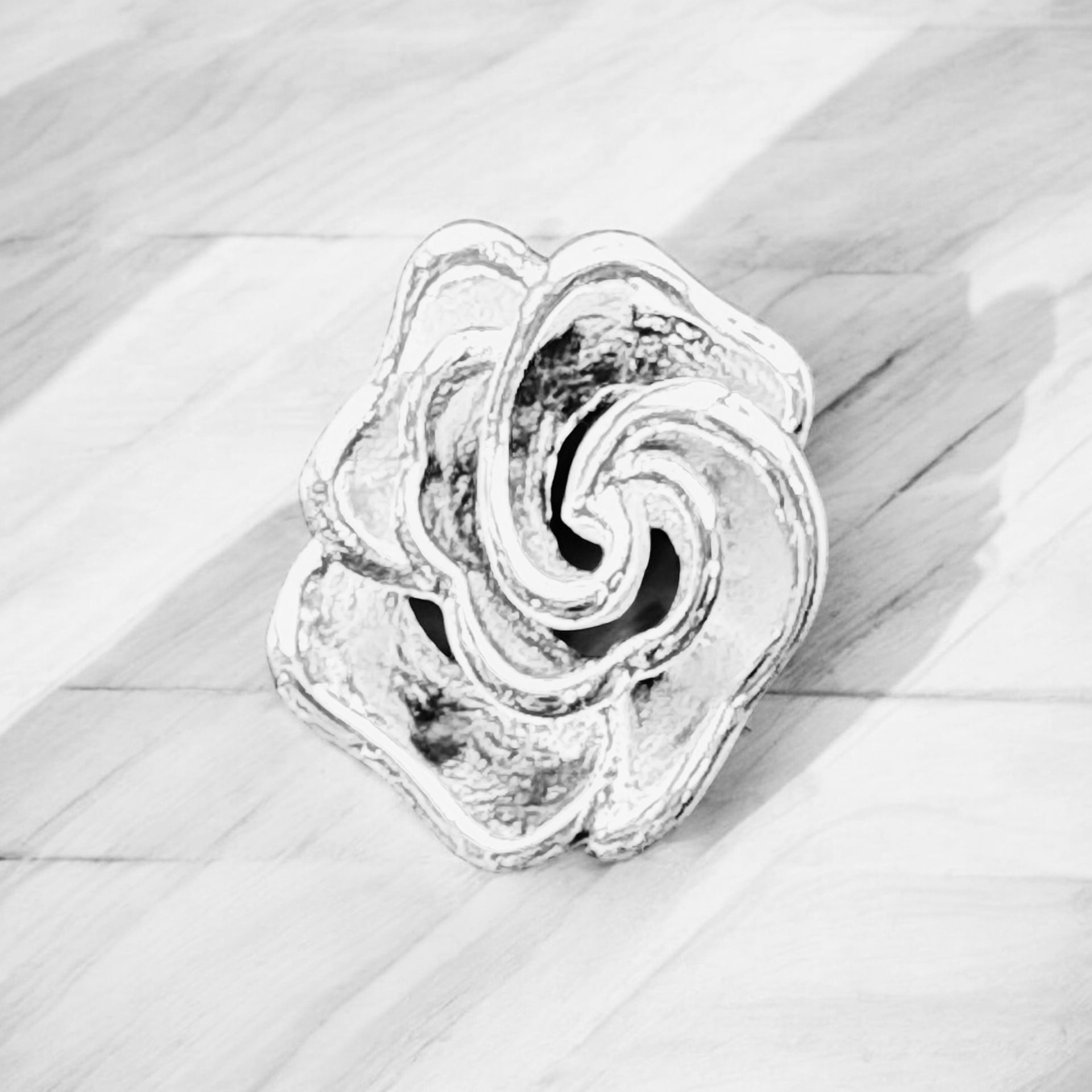 Solid flower rose size 7 .925 Sterling silver