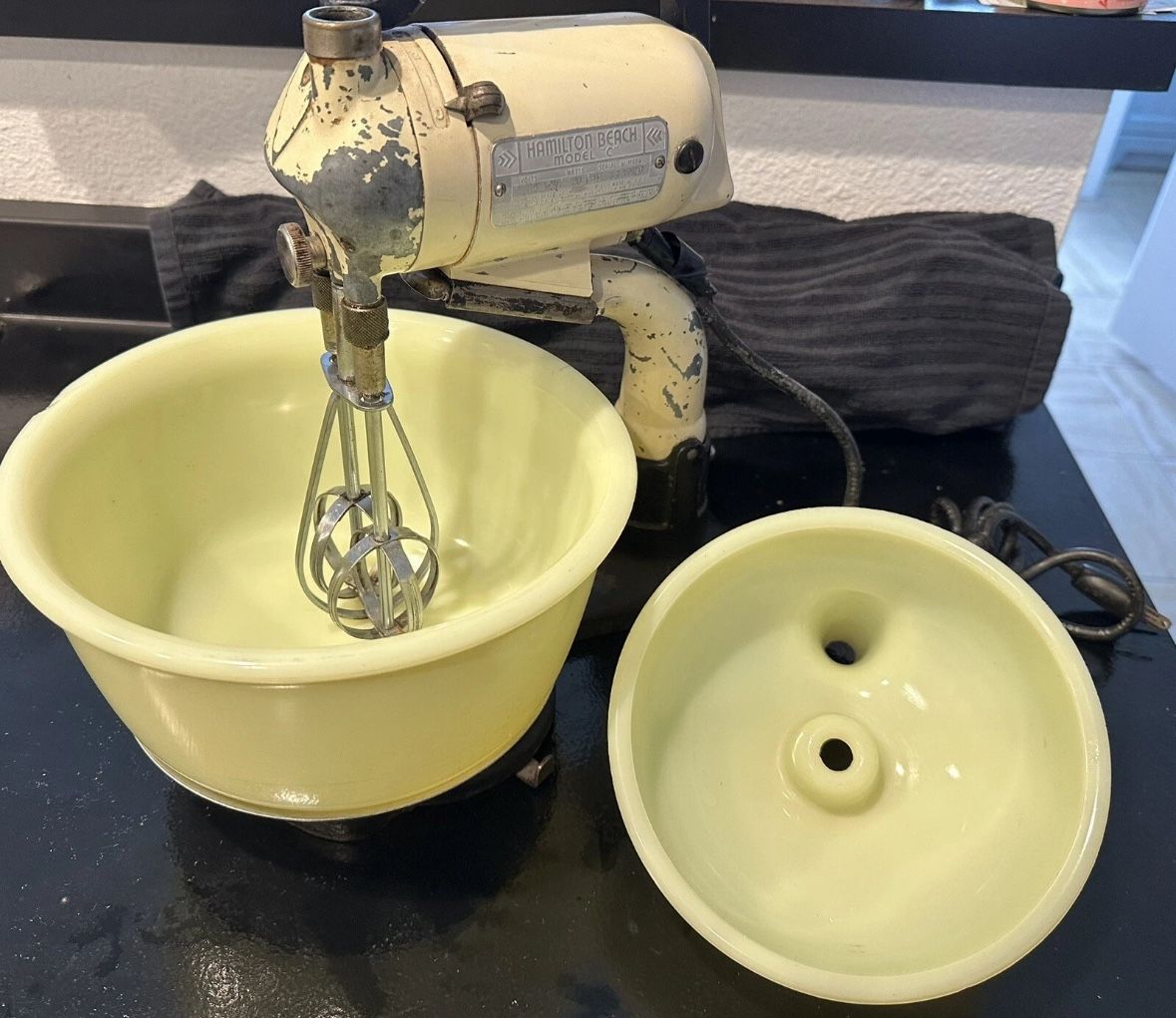 1930s Hamilton Beach Model C Electric Mixer (w/ Large and Juicing Bowl) Works