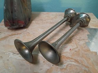 Grover Industries Los Angeles dual air horn