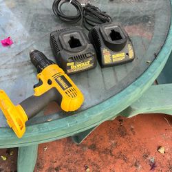 Dewalt 18 V With Two Charges