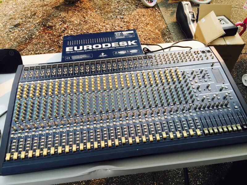 Behringer Eurodesk MX3282A 32 Channel Mixing Console with 150 Watt Power Supply