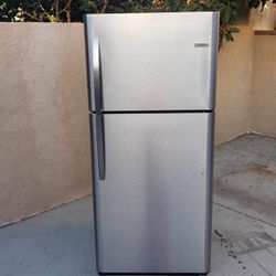 Frigidaire Refrigerator Stainless Steel 20cu Ft 30x32x68👌👍4 MONTHS WARRANTY 