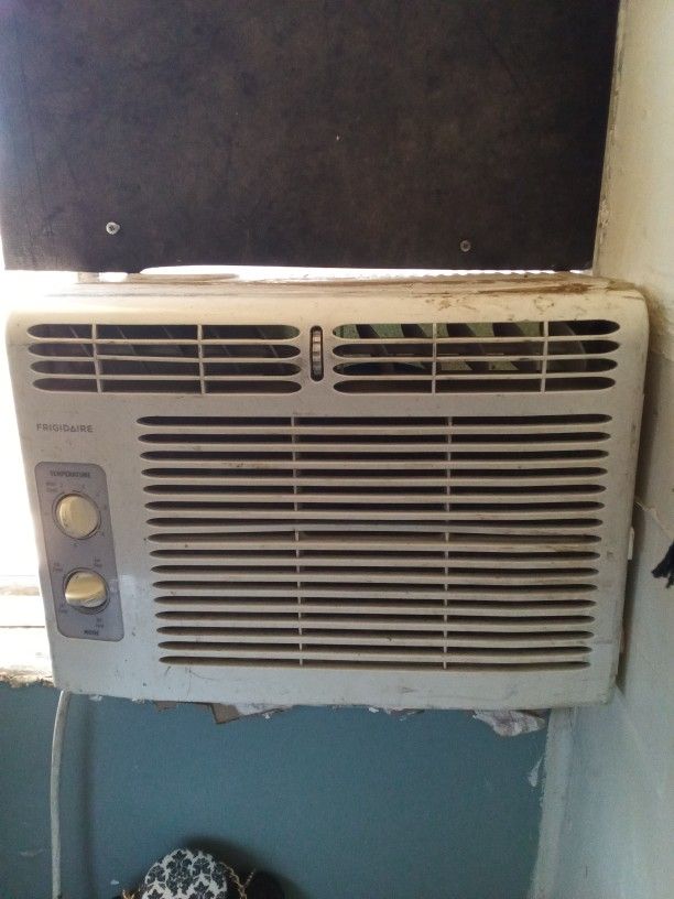 Window Air Conditioner Frigidaire