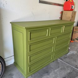 Used Dresser- 9 Drawers