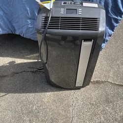 Delonghi Pinguino Air Conditioner LIKE NEW