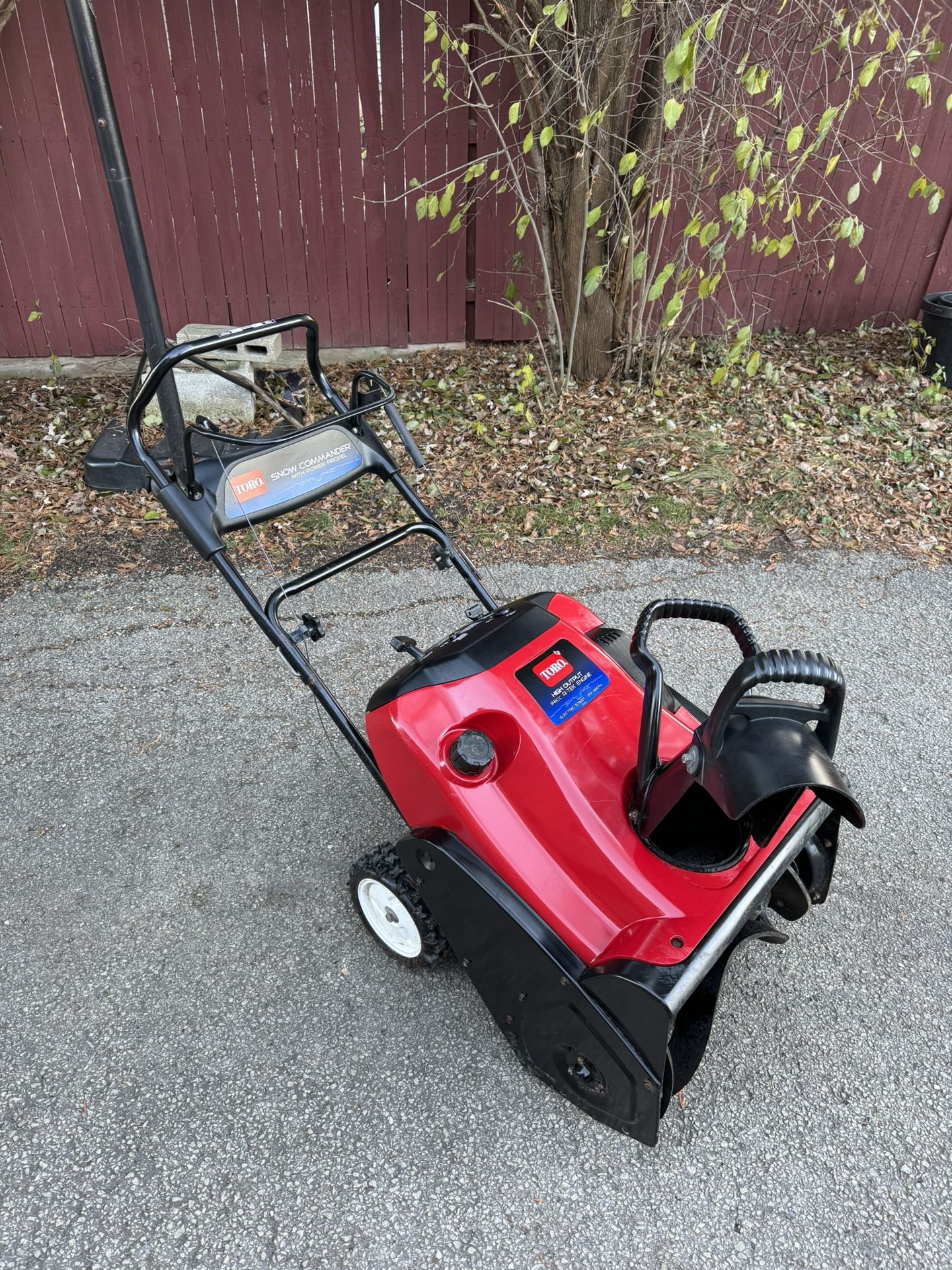 TORO. HIGH OUTPUT 141CC R TEK ENGINE ELECTRIC START 108-5084 24" WIDTH