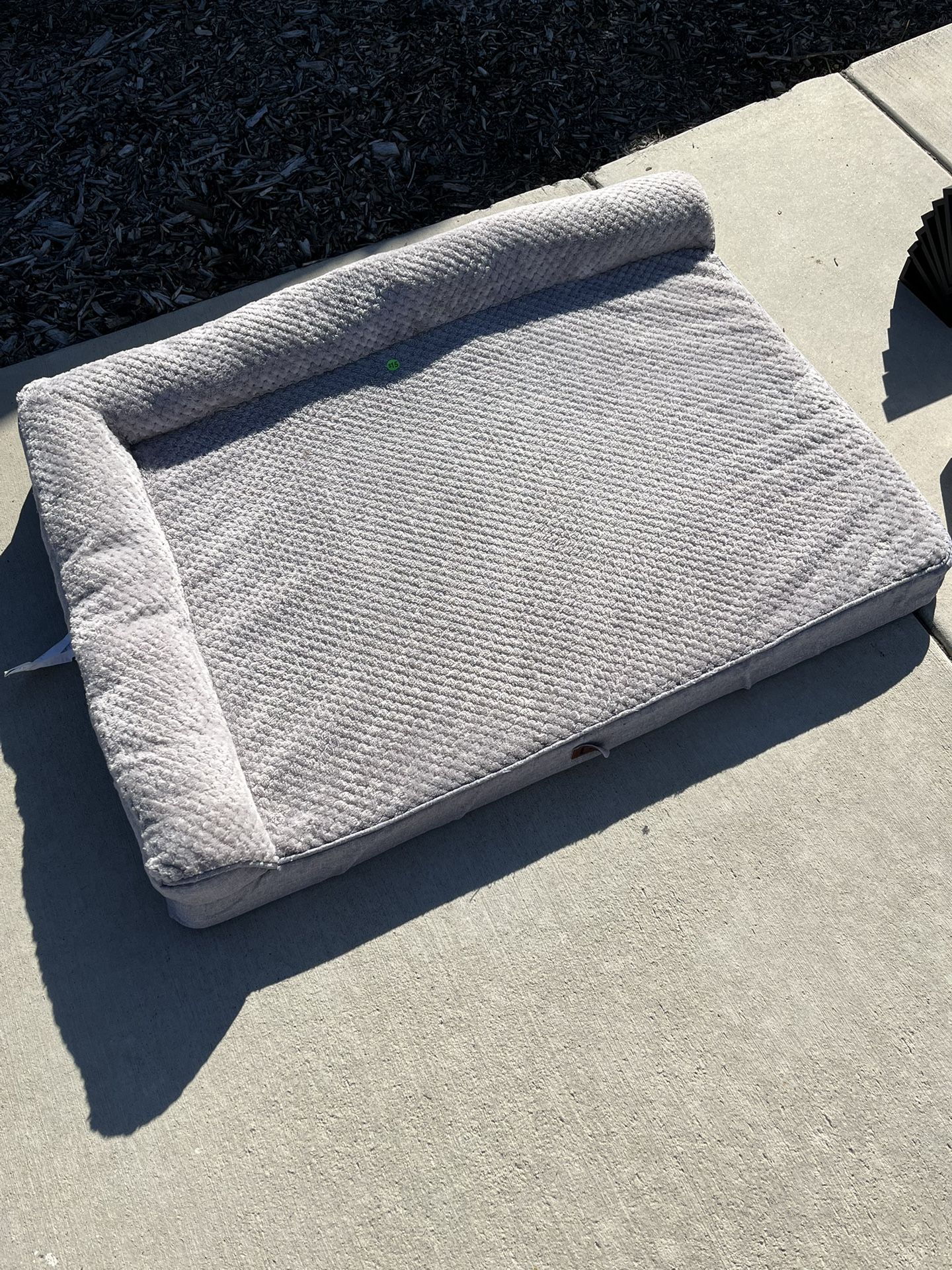 Dog Bed, Good Condition!
