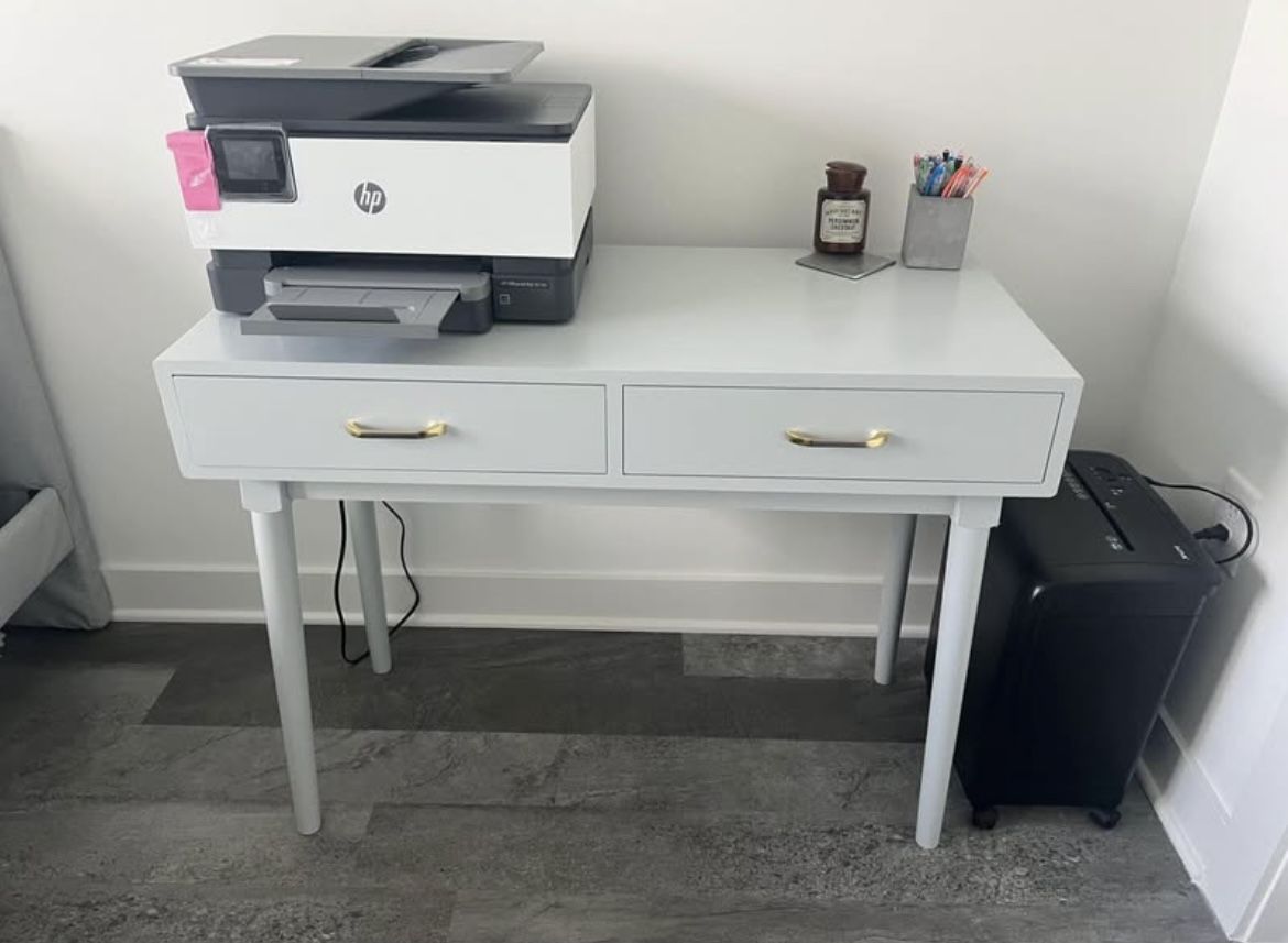 Desk Or Vanity (CASH ONLY)