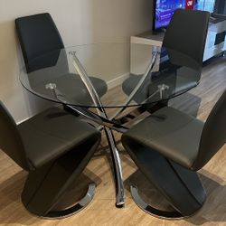 GLOBAL FURNITURE DINING KITCHEN TABLE 46” & 4 CHAIRS - delivery is negotiable