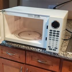 Oster Microwave 