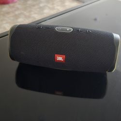 JBL Charge 4 