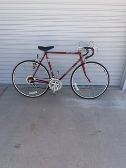 Vintage 1980’s Men’s Schwinn World Sport 10 Speed bike / Bicycle road bike in great condition - all original components