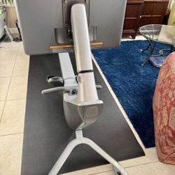 Like-New Hydrow Rowing Machine + Mat - Excellent Condition! 🏃🏼‍♀️🏃