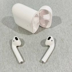 Apple AirPods 2nd Gen with Wireless Charging Case