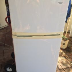 WHIRLPOOL FRIDGE WHITE 33" 66"TALL WORKS PERFECT CLEAN