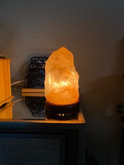 Himalayan salt lamp Desk light for sale selling
