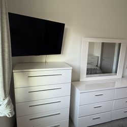 Classy Bedroom Set
