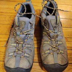 Men's 9 Keen Hiking Shoes 
