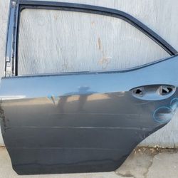 2014- 2018 TOYOTA COROLLA LEFT REAR
DOOR DRIVER SIDE USED OEM. NC33