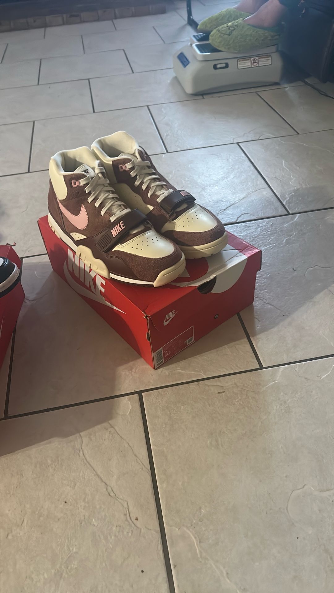 Tennis Shoes Nike /Jordan