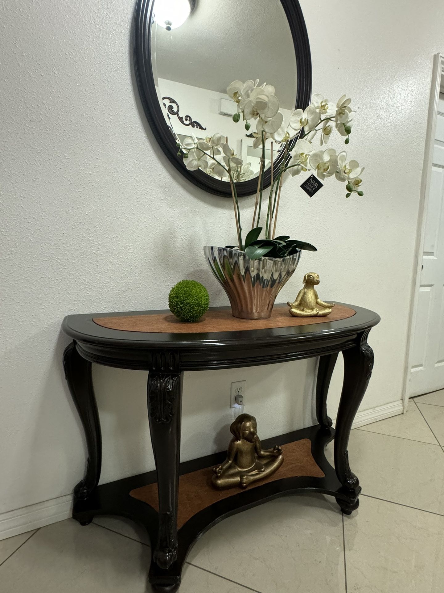 Entry Table 48” Long 19” Wide And 30” With A Mirror In Good Condition