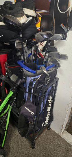 13 piece golf set with Taylor made bag.