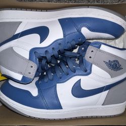 Retro Air Jordan 1’s Blue/white Size 10.5