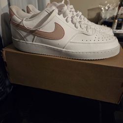Women's Nike Shoes 
