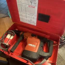 TE 70-ATC/AVR ROTARY HAMMER, HARD CASE,  ULTIMATE SDS MAX (TE-Y) HAMMER DRILL BIT AND FETT GREASE