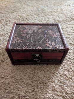 Ring box