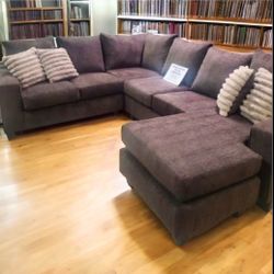 New Brown Fabric 2 Pc Sofa Sectional With Reversible Chaise and Accent Pillows 