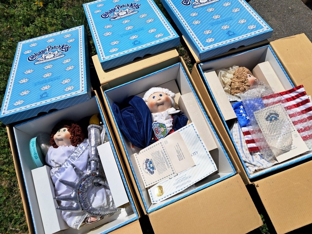 2 Porcelain Cabbage Dolls