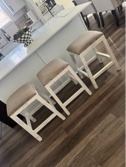 rustic off-white finish bar stool