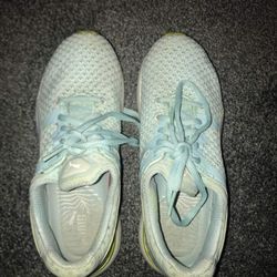 Women's Puma Sneakers