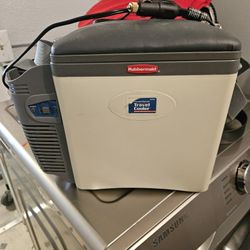 Rubbermaid Hot N Cold Cooler 