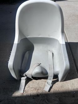 Kids booster chair