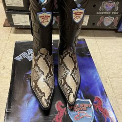 Belly cut python snake Cowboy Boots size 9