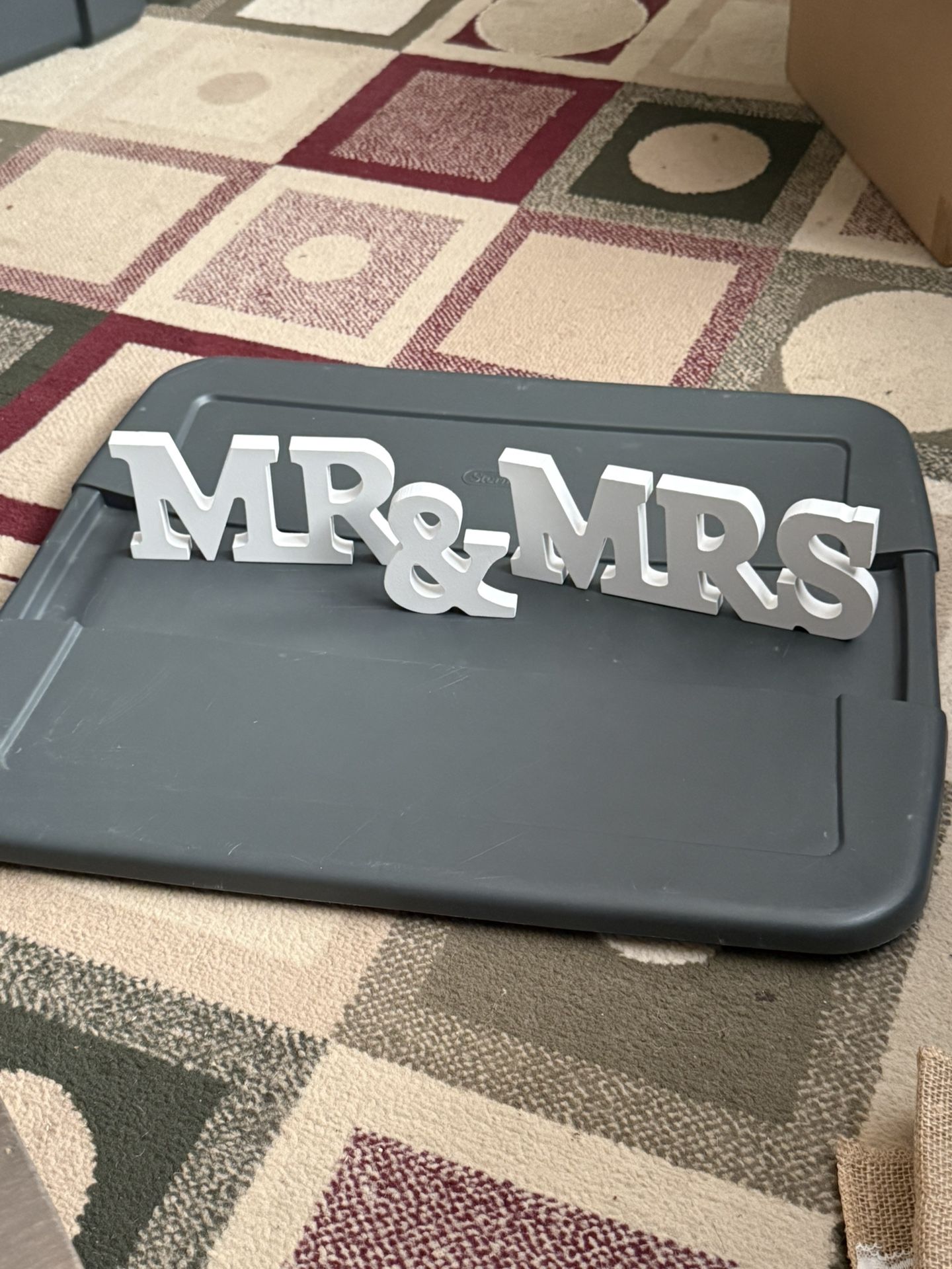 Mr & Mrs 