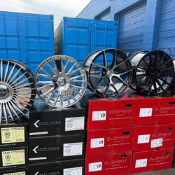 Rines Negros y de Cromo - ¡Llévatelos hoy mismo! Diferentes acabados y estilos en stock para todo tipo de vehículo. Parches GRATIS (1 Año) Rotación GR