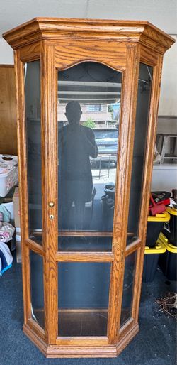 Curio cabinet OBO